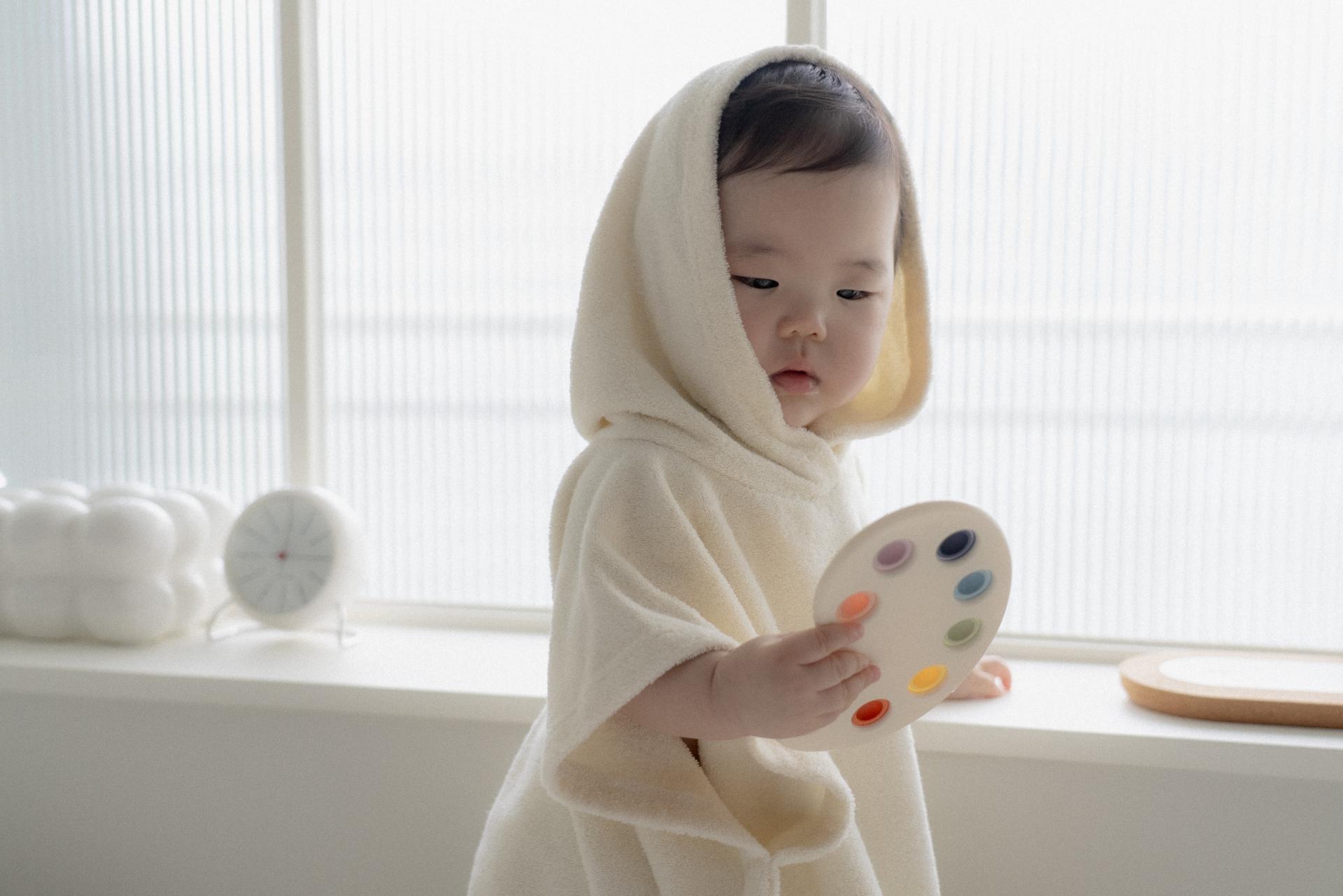 dánda cone poncho (단다 콘 판초)