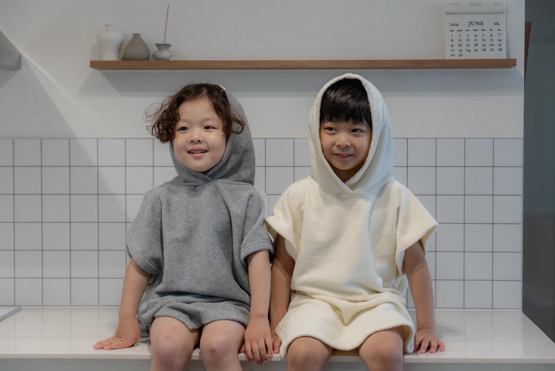 dánda cone poncho (단다 콘 판초)