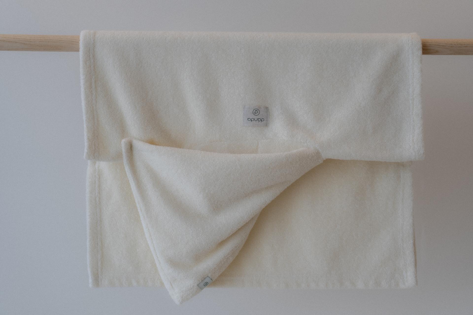 dánda cone poncho (단다 콘 판초)