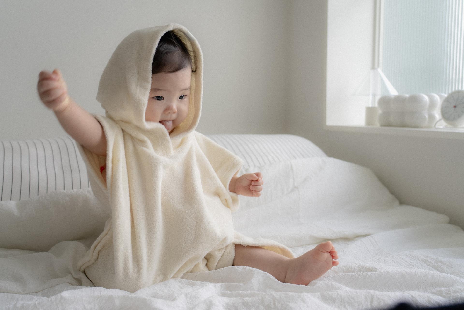dánda cone poncho (단다 콘 판초)
