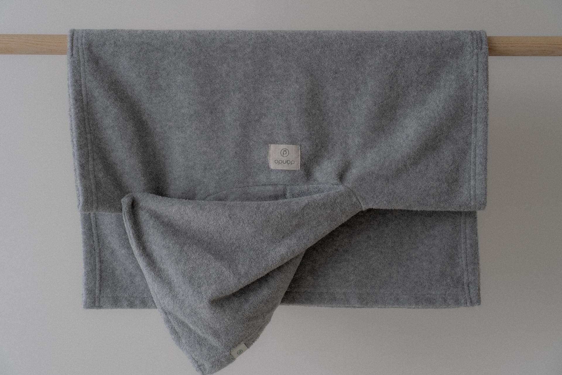 dánda cone poncho (단다 콘 판초)