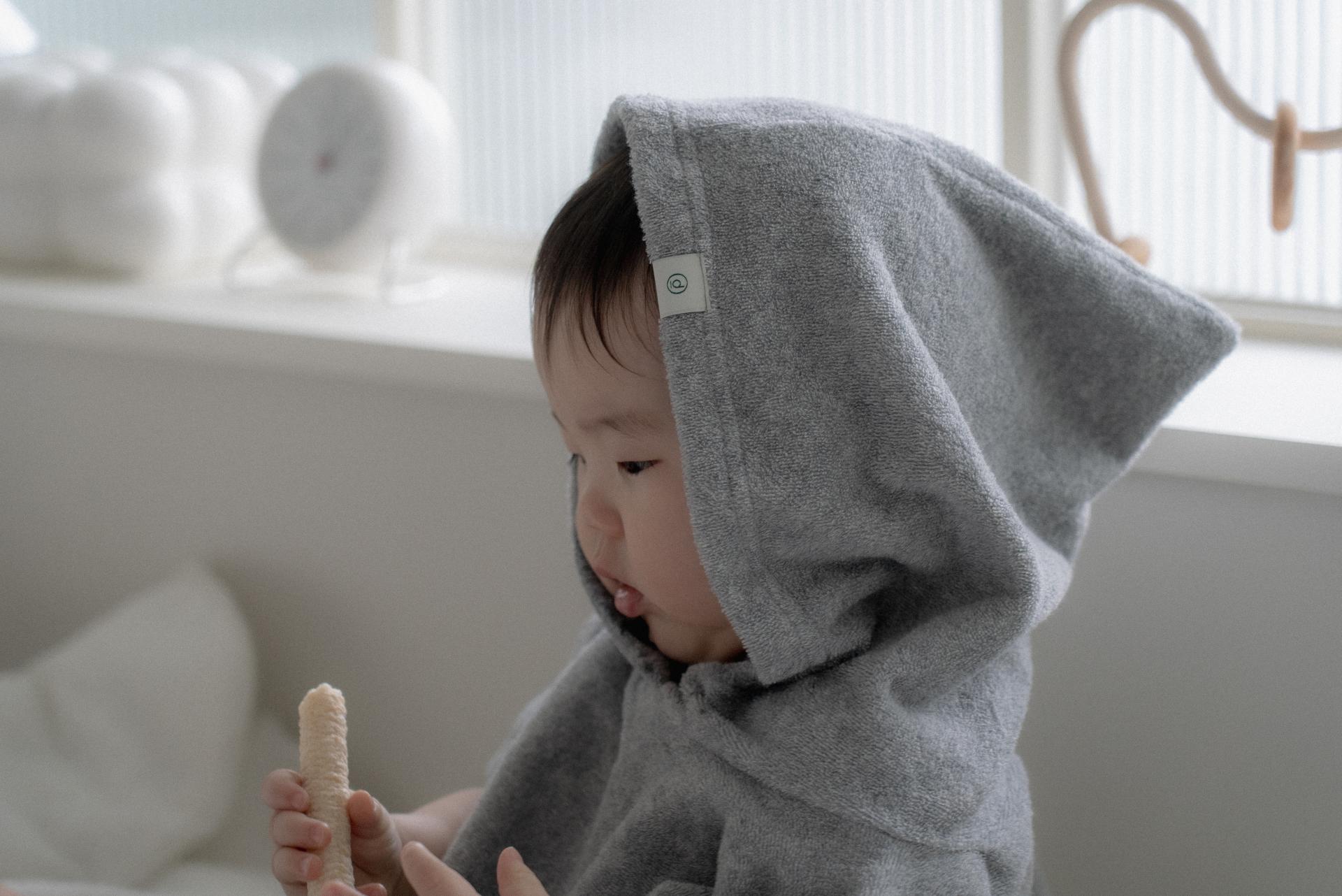 dánda cone poncho (단다 콘 판초)