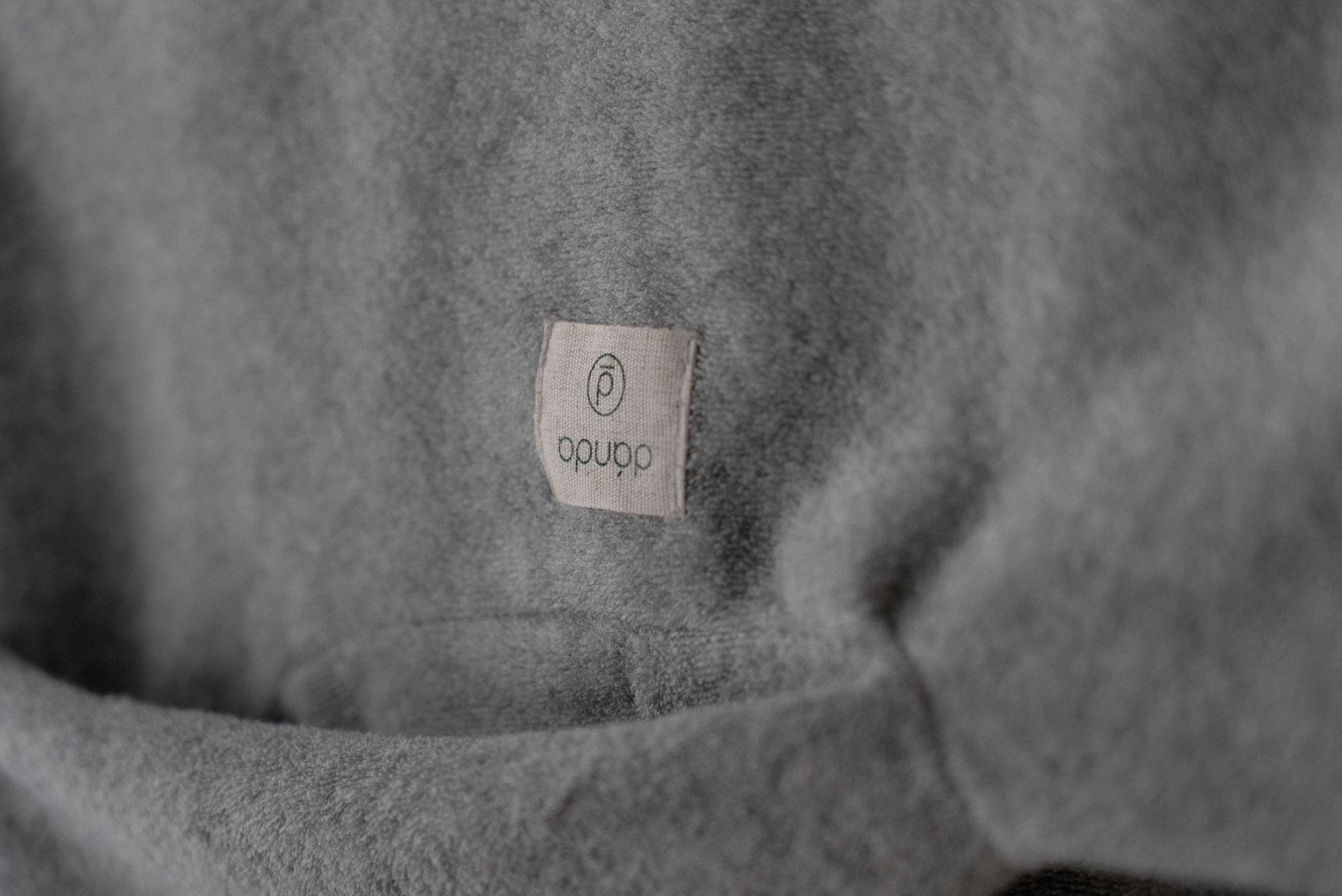dánda cone poncho (단다 콘 판초)