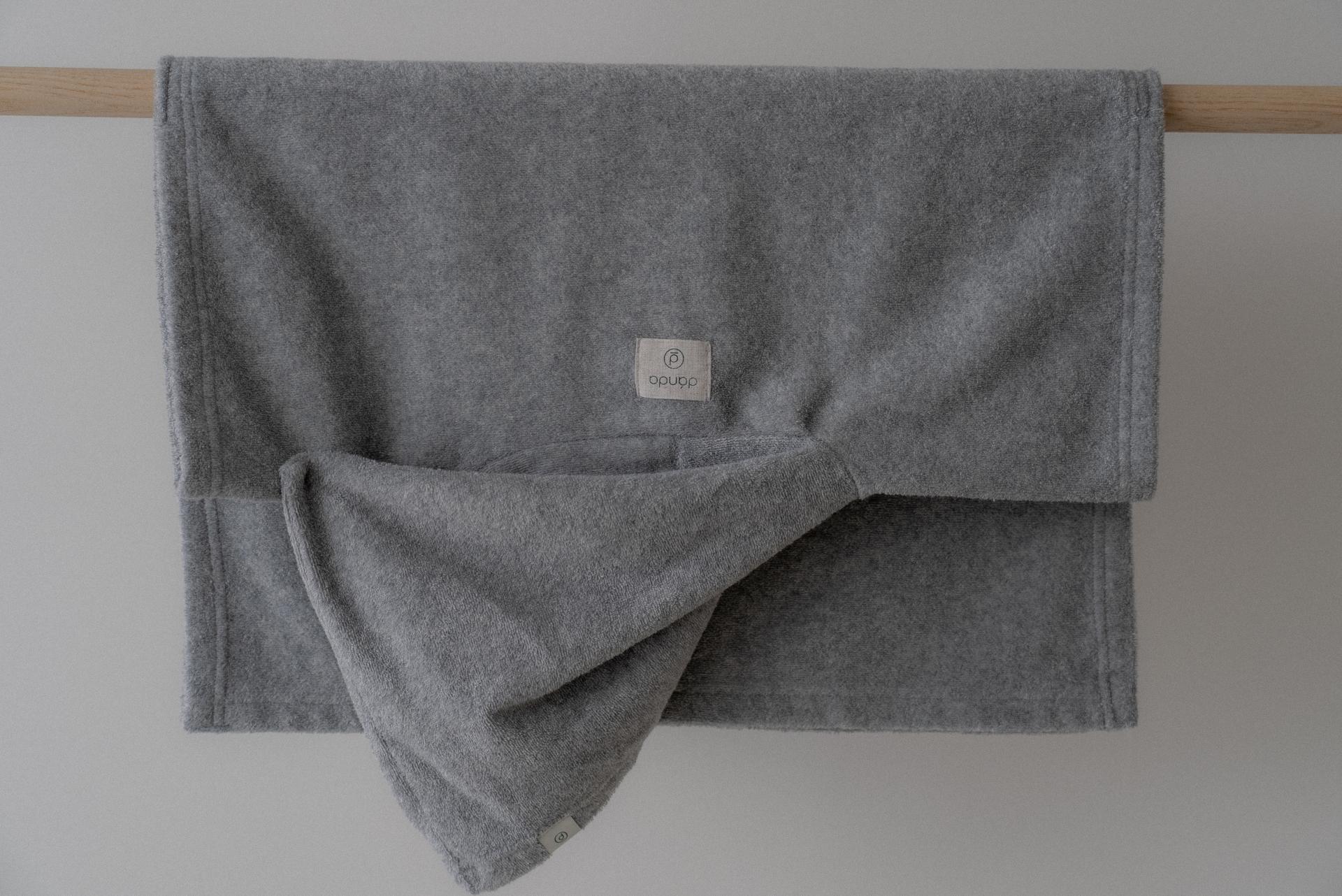 dánda cone poncho (단다 콘 판초)