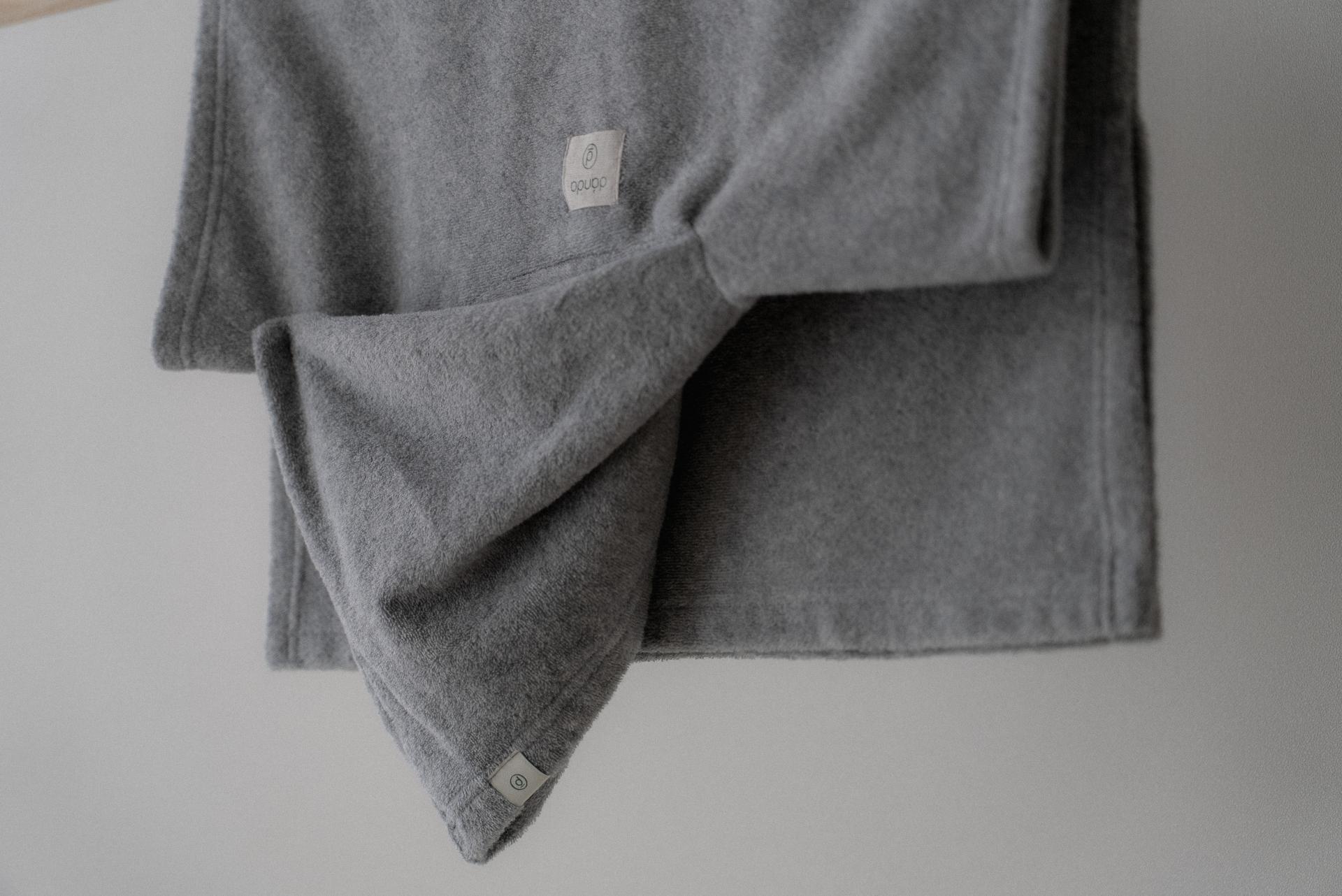 dánda cone poncho (단다 콘 판초)