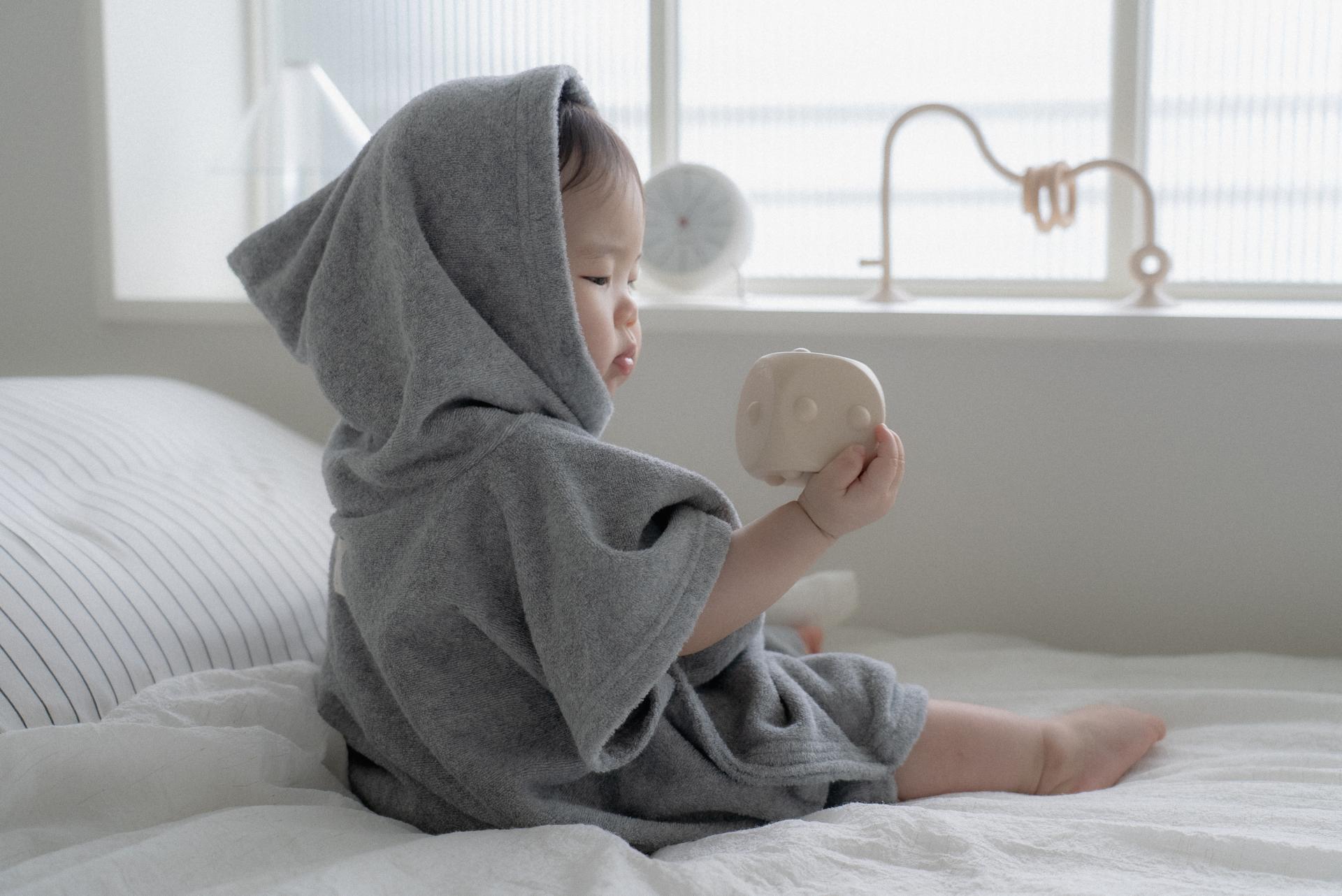 dánda cone poncho (단다 콘 판초)