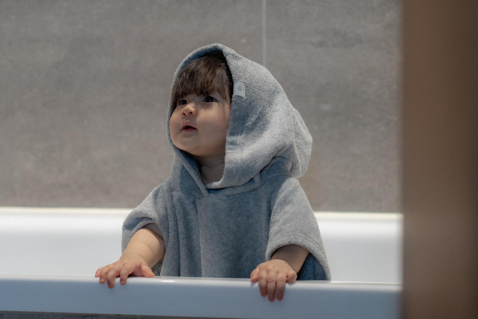 dánda cone poncho (단다 콘 판초)
