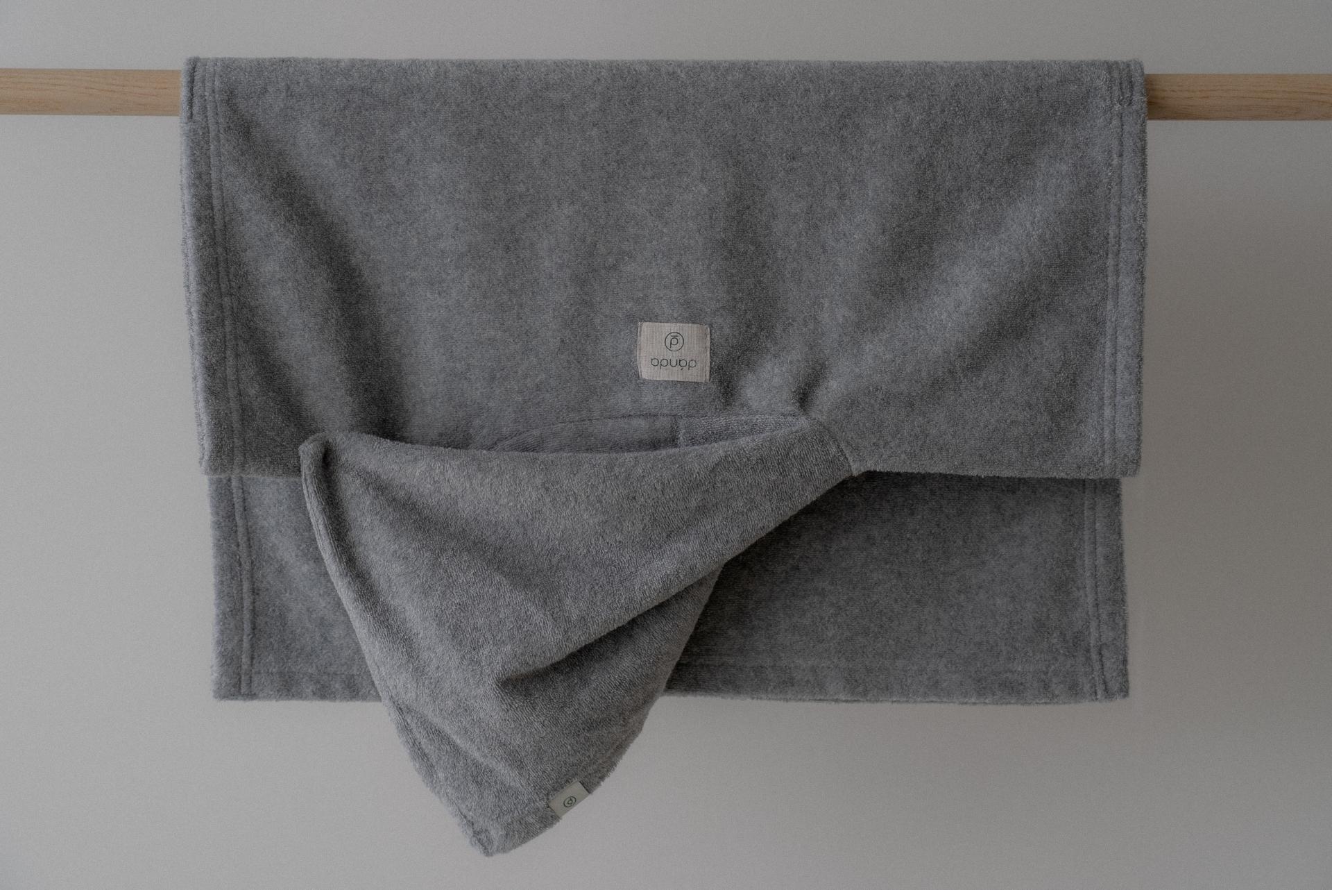 dánda cone poncho (단다 콘 판초)