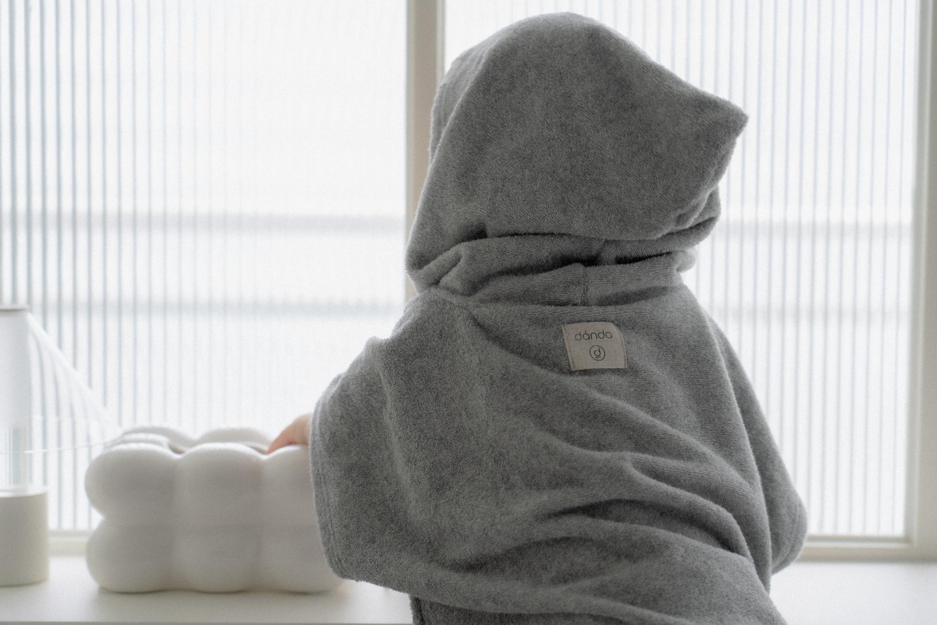 dánda cone poncho (단다 콘 판초)