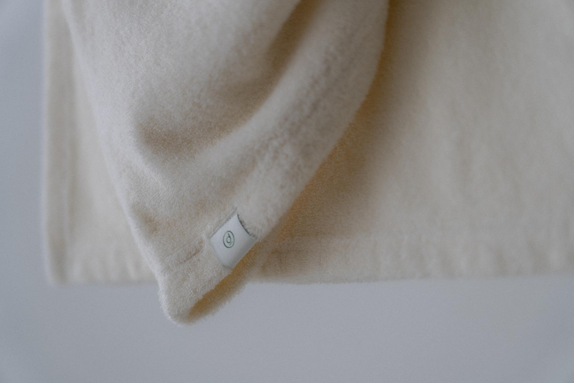 dánda cone poncho (단다 콘 판초)