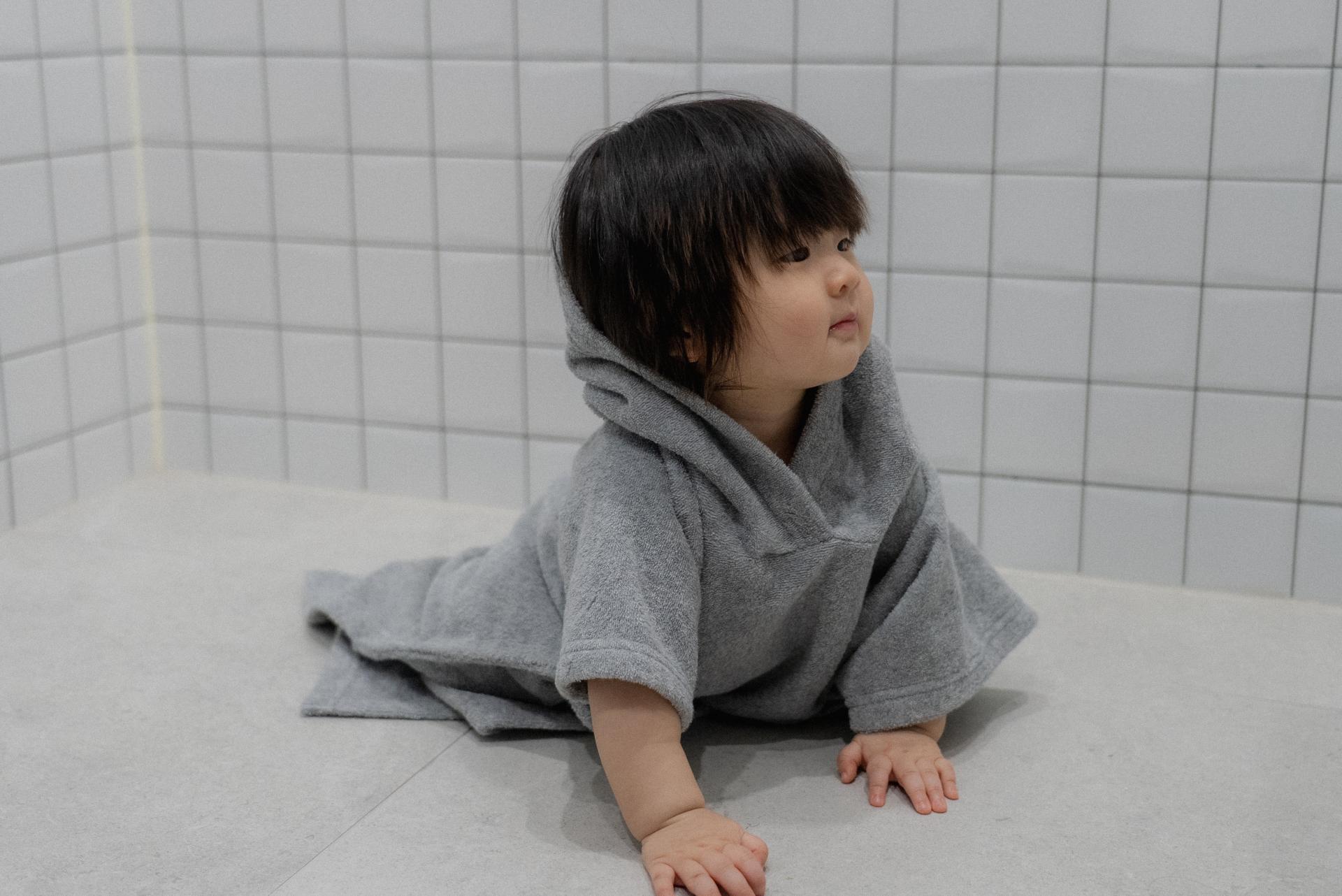 dánda cone poncho (단다 콘 판초)