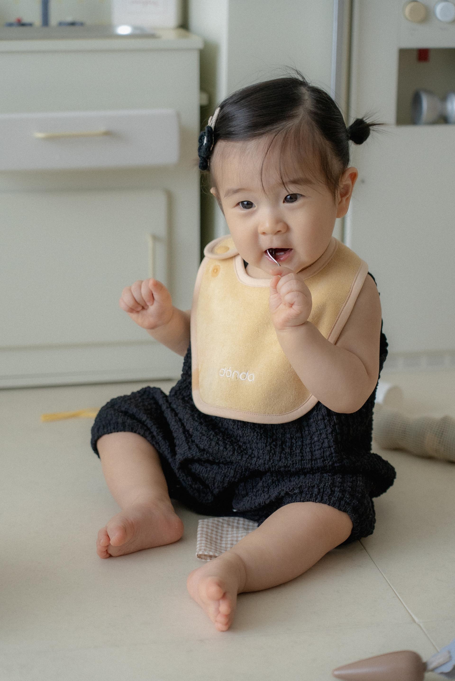 dánda terry bib (단다 테리빕) - deep yellow